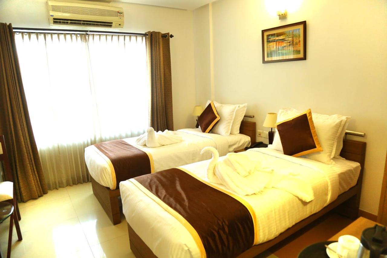 Hotel De Grand Kozhikode Exterior foto
